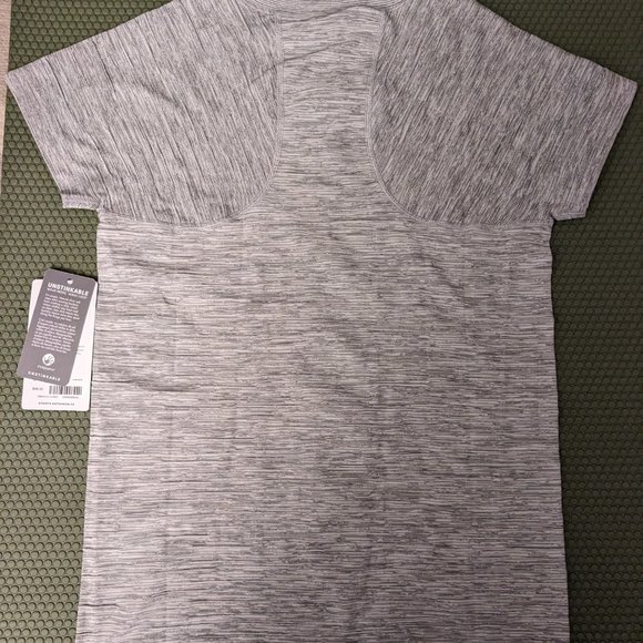Athleta Momentum Tee Gray Medium - Picture 3 of 9